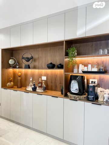 משרדים, הגדוד העברי 6, מגדל, אשקלון