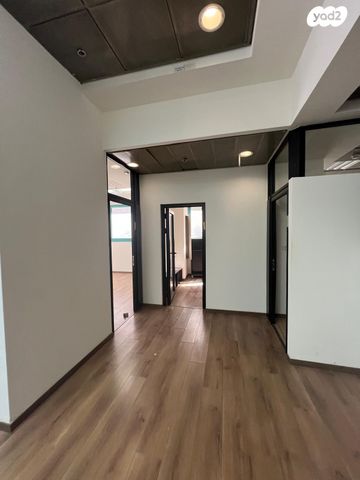 משרדים, צומת הקריות, חוף שמן, חיפה