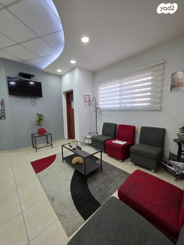 קליניקות, שדרות גושן 66, מוצקין הותיקה, קרית מוצקין