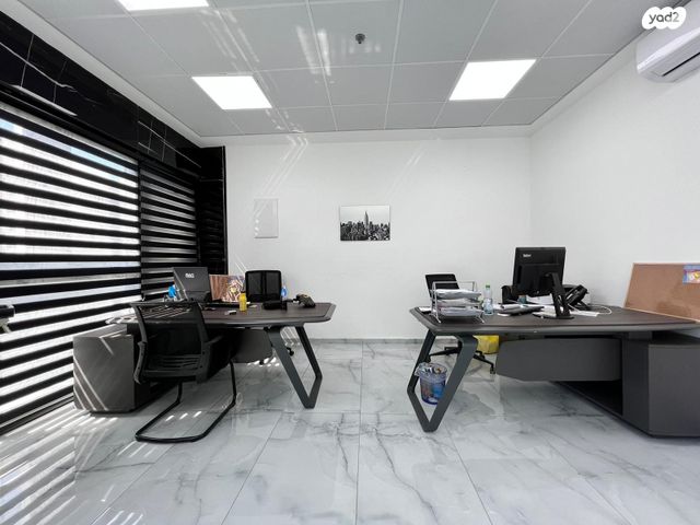 מבני תעשיה, הנס מולר 24, אזור תעשיה קרית ביאליק, אזור תעשיה צור שלום, קרית ביאליק