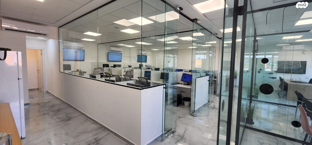 מבני תעשיה, הנס מולר 24, אזור תעשיה קרית ביאליק, אזור תעשיה צור שלום, קרית ביאליק