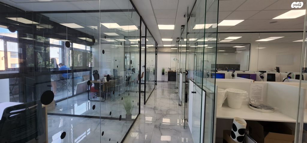 מבני תעשיה, הנס מולר 24, אזור תעשיה קרית ביאליק, אזור תעשיה צור שלום, קרית ביאליק