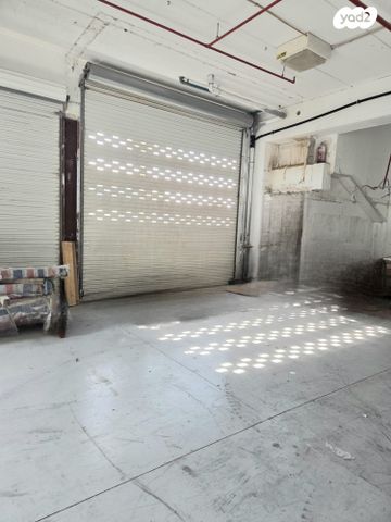 מבני תעשיה, קיסריה