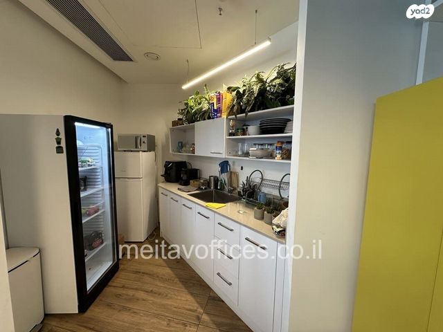 משרדים, דרך מנחם בגין, מונטיפיורי, הרכבת, תל אביב יפו