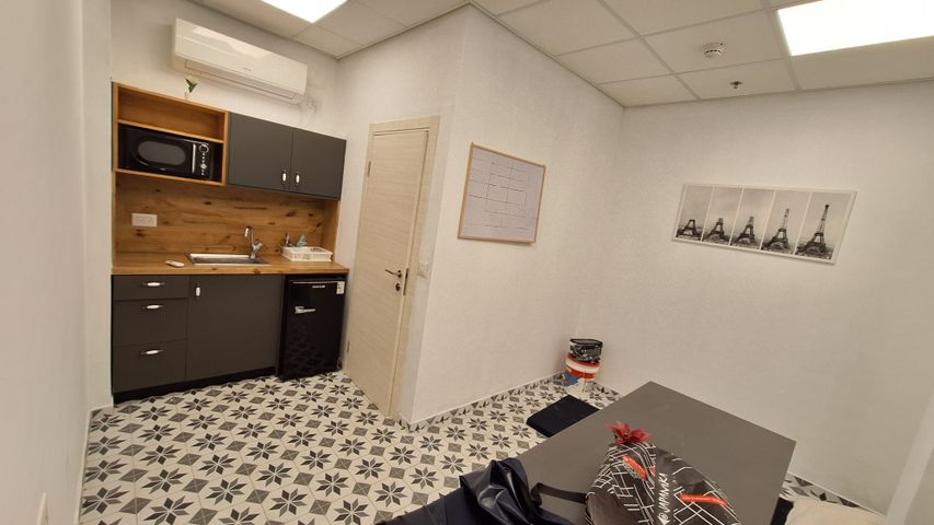 משרדים, דרך העצמאות, שער פלמר, תחנת רכבת השמונה, חיפה