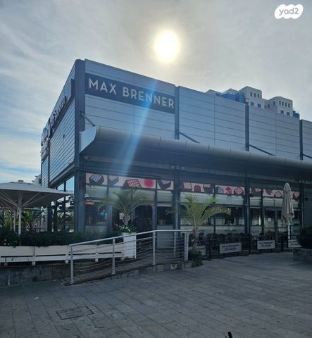 חנויות/ שטח מסחרי