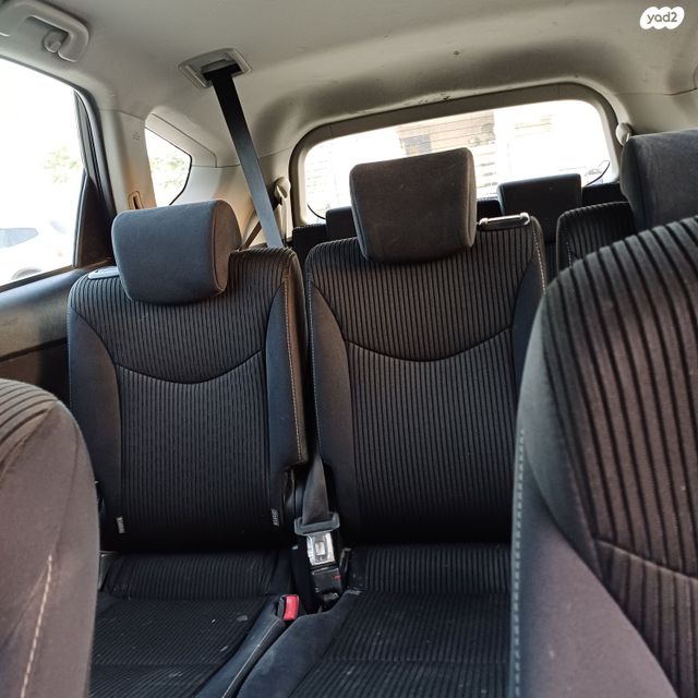 טויוטה פריוס פלוס