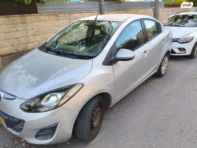 מודעת רכב מאזדה 2