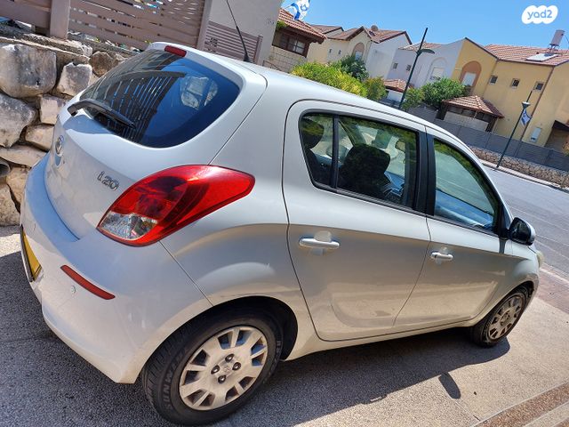 מודעת רכב יונדאי i20