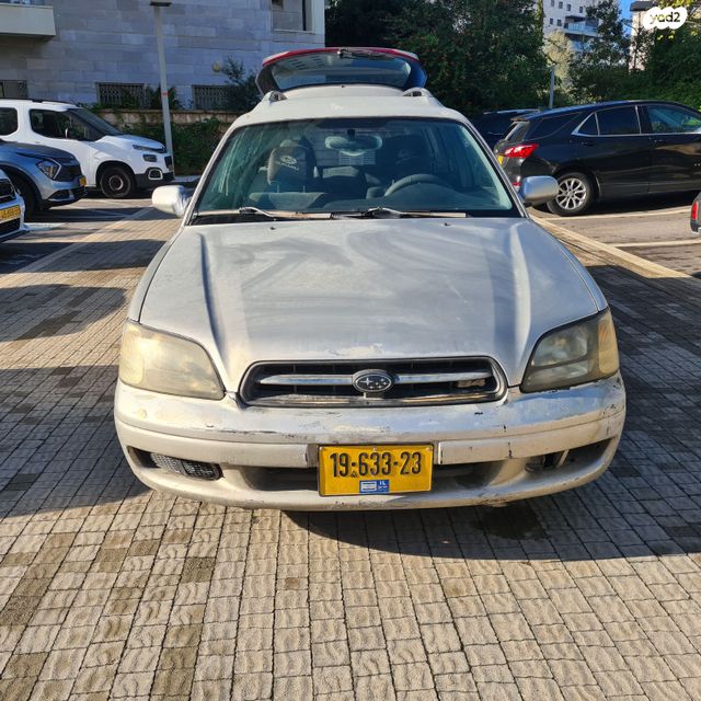 סובארו B4/לגאסי