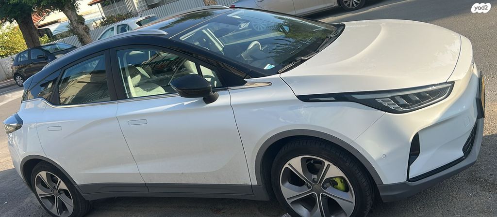 מודעת רכב ג׳ילי Geometry C