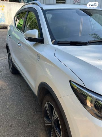 מודעת רכב אם ג'י ZS