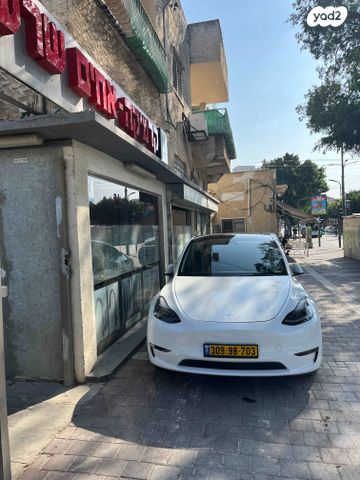 מודעת רכב טסלה מודל Y