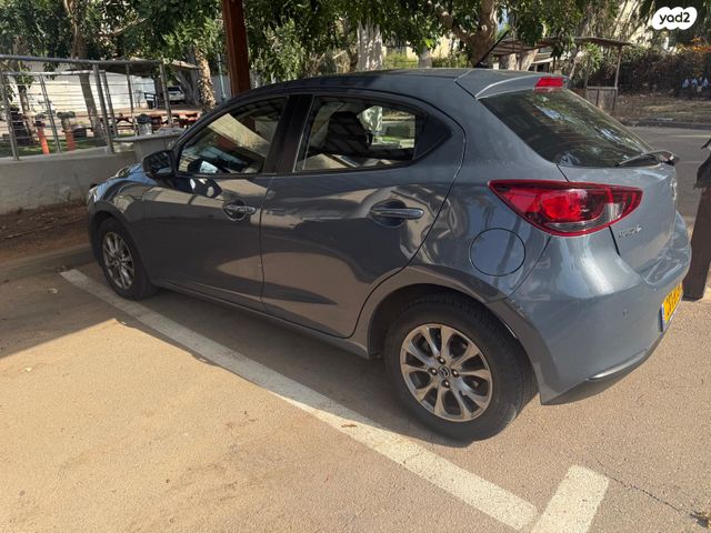 מודעת רכב מאזדה 2