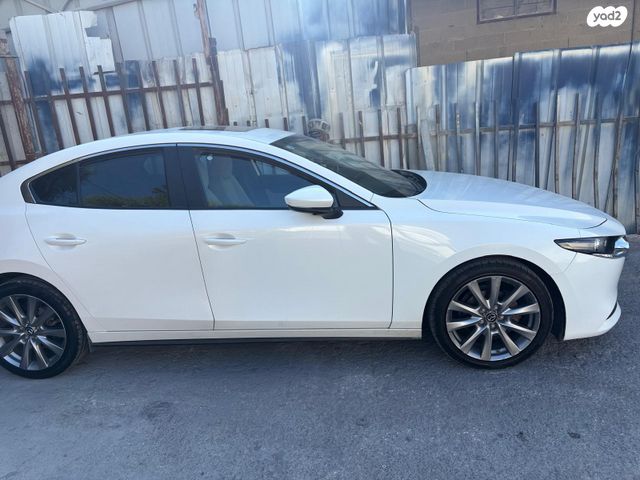 מודעת רכב מאזדה 3