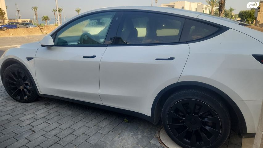 מודעת רכב טסלה מודל Y