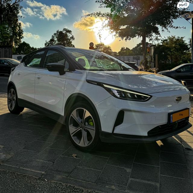 מודעת רכב ג׳ילי Geometry C