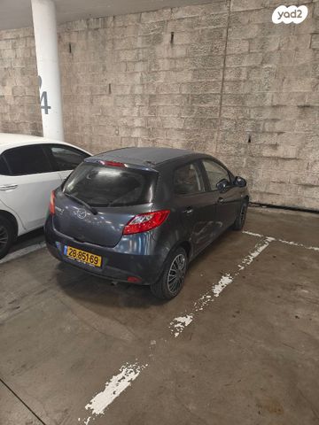 מודעת רכב מאזדה 2