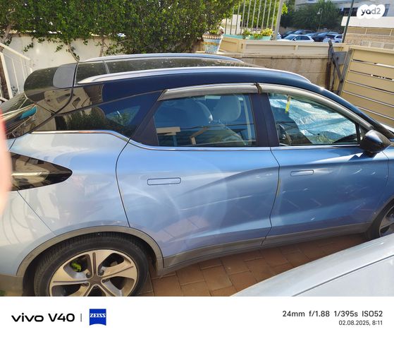 מודעת רכב ג׳ילי Geometry C