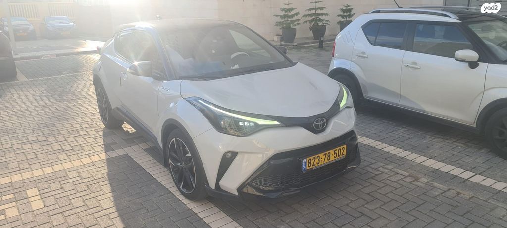 מודעת רכב טויוטה C-HR