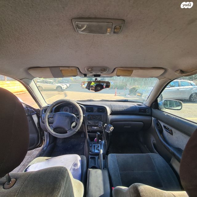 סובארו B4/לגאסי