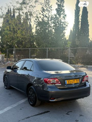 טויוטה קורולה