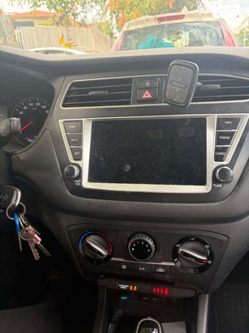 מודעת רכב יונדאי i20