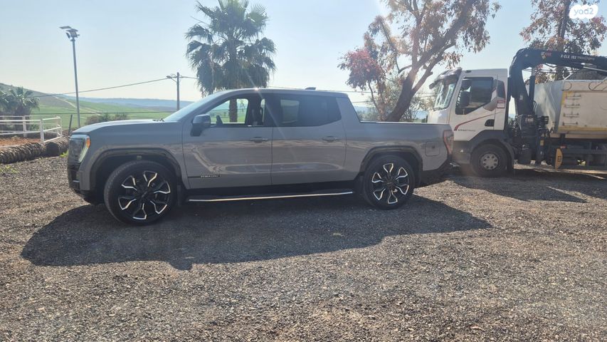 ג'י.אם.סי סיירה EV