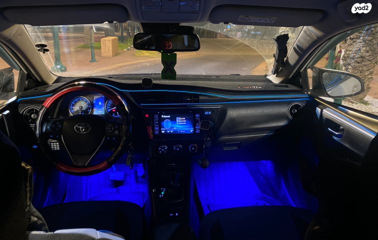 טויוטה קורולה