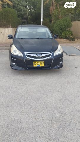 סובארו B4/לגאסי