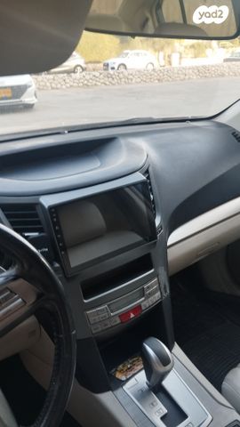 סובארו B4/לגאסי