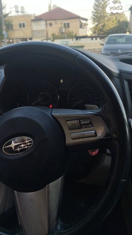 סובארו B4/לגאסי