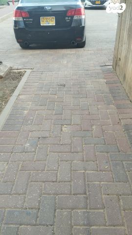 סובארו B4/לגאסי