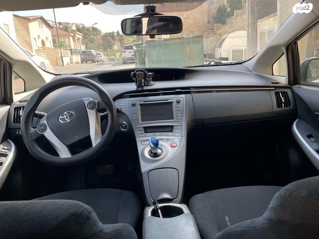 טויוטה פריוס