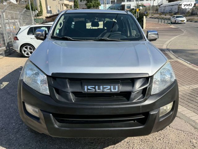 איסוזו די-מקס