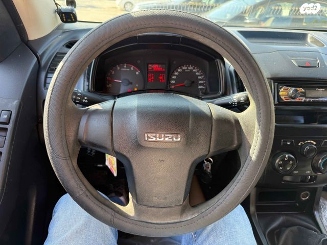 איסוזו די-מקס