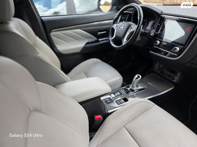 מיצובישי אאוטלנדר