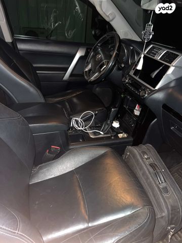 טויוטה לנד קרוזר