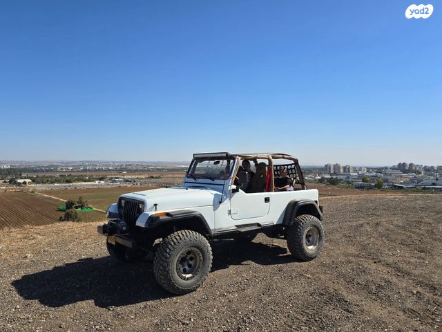 סופה ידני בנזין ג'יפ שטח קשוח 5 מק 3 דל 4.0 (180 כ״ס)