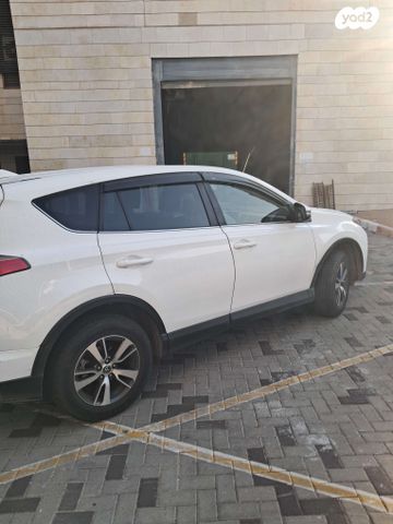 טויוטה RAV4