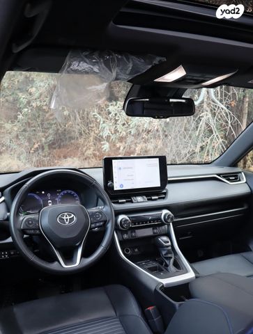 טויוטה RAV4