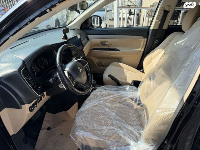 מיצובישי אאוטלנדר