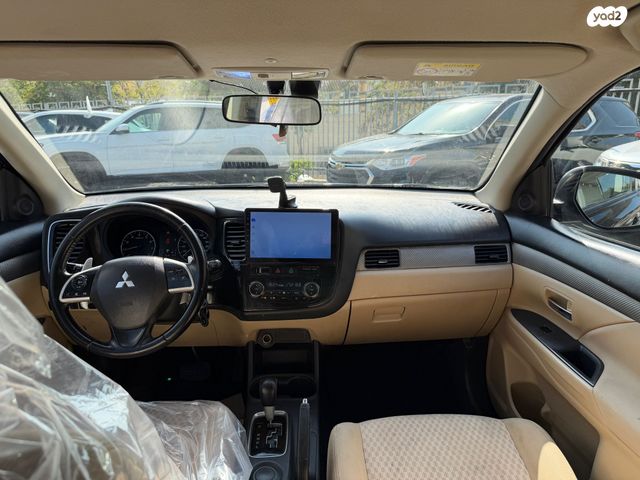 מיצובישי אאוטלנדר