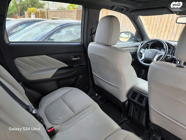 מיצובישי אאוטלנדר