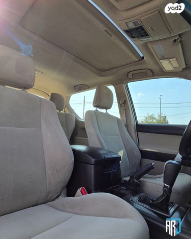 טויוטה לנד קרוזר