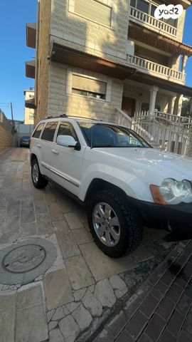 מודעת רכב ג'יפ גרנד צ'ירוקי