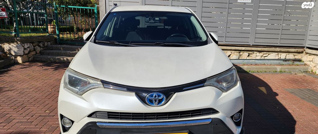 טויוטה RAV4