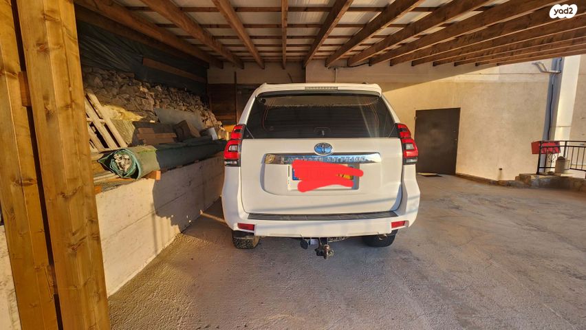 טויוטה לנד קרוזר