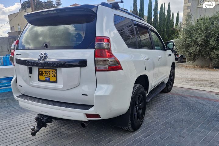 טויוטה לנד קרוזר
