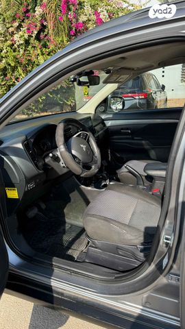 מיצובישי אאוטלנדר